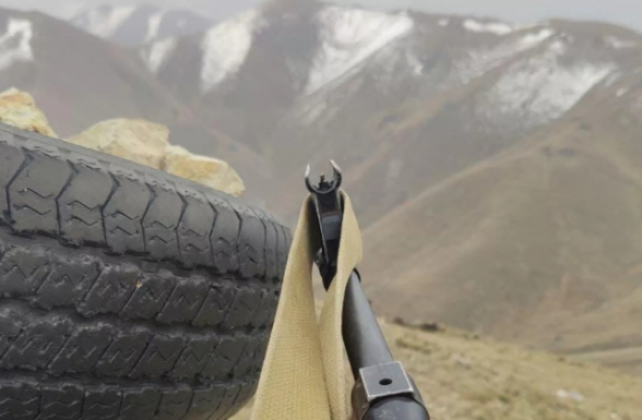 ВС Азербайджана обстреляли армянские позиции в направлении Вардениса